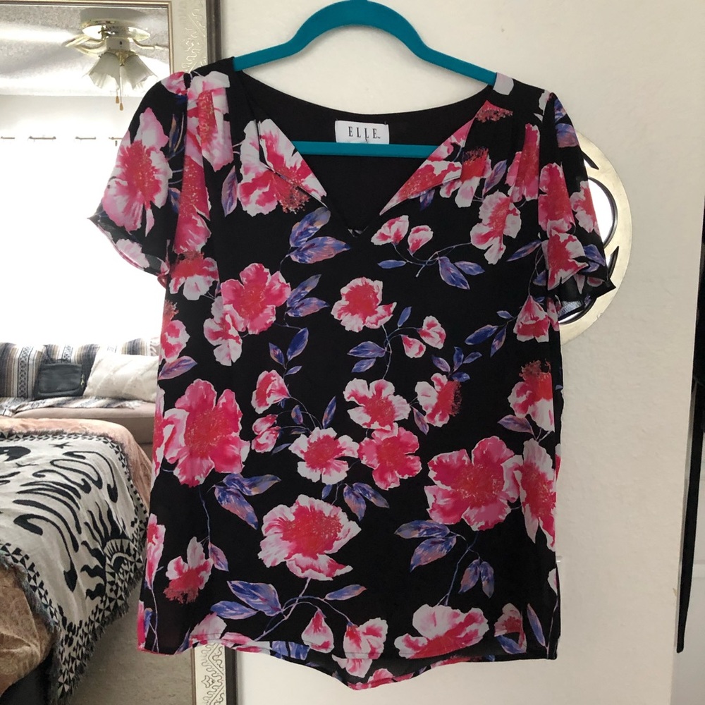 Elle flowers top